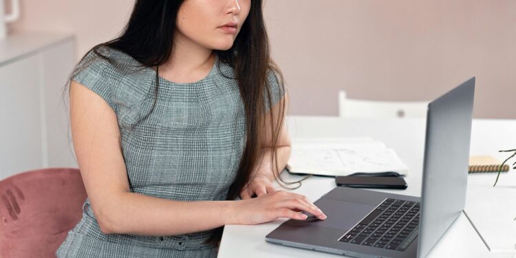 High Distant Tech Firms Hiring Filipinos in 2025 (With Wage Ideas!)