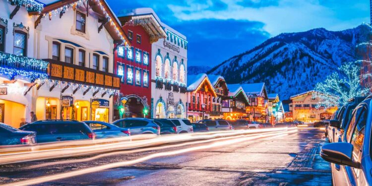 21 Finest Locations to Go to in December within the USA (2025 Version)