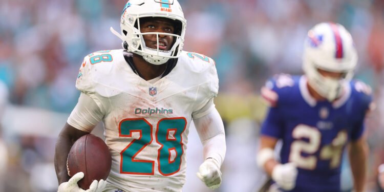 De’Von Achane Is On Tempo For Huge Profession 12 months