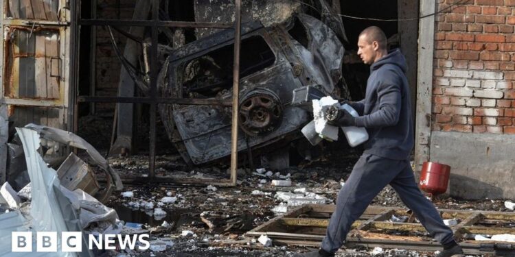 US navy officers in Ukraine amid studies of draft Russia peace plan