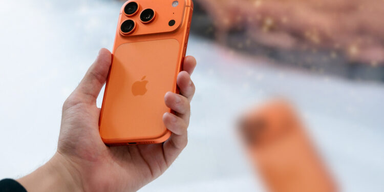 5 Important iPhone Apps For Frequent Flyers In 2025