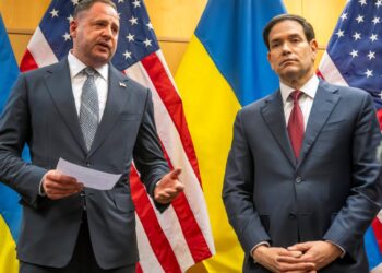 Zelenskyy’s chief of workers resigns as Ukraine corruption investigations widen : NPR