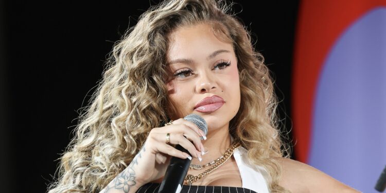 Lady Says She’s Estranged Half-Sister