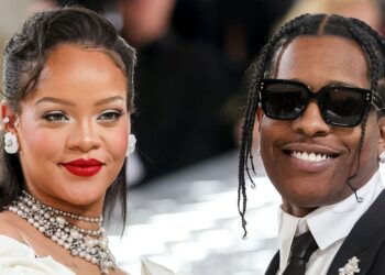 Rihanna’s By no means-Earlier than-Seen Being pregnant Bikini Images