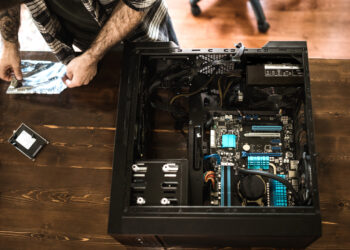 7 Methods You Can Simply (And Irreparably) Break Your Laptop