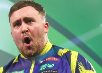 World Darts Championship: Luke Littler beats Rob Cross and overcomes crowd jeers to guide quarter-final spot at Alexandra Palace | Darts Information