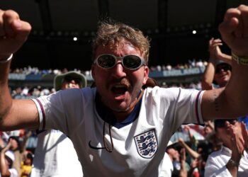 The Ashes: England deal with the chaos on and off the sector to offer followers some Christmas cheer in astonishing MCG Take a look at | Cricket Information