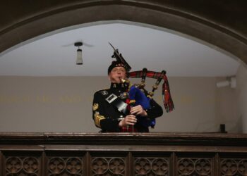 Queen’s Piper Performs Bagpipes At Funeral