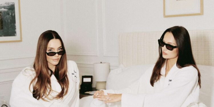 The Skinny Confidential x Heaven Mayhem Bedside E-book Field