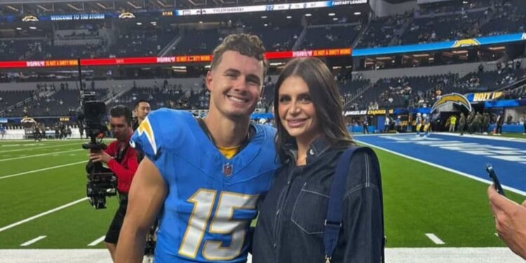 Ladd McConkey’s spouse Sydney flexes again muscle mass in black tank high whereas exhibiting off fitness center beneficial properties