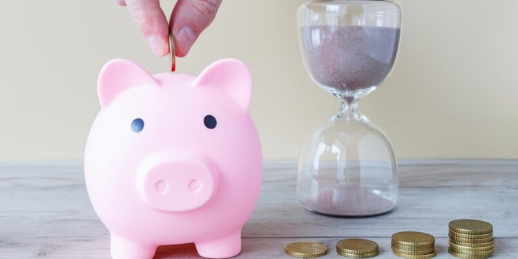 Right here’s how a lot you’d earn by placing $10,000 in a CD for five years