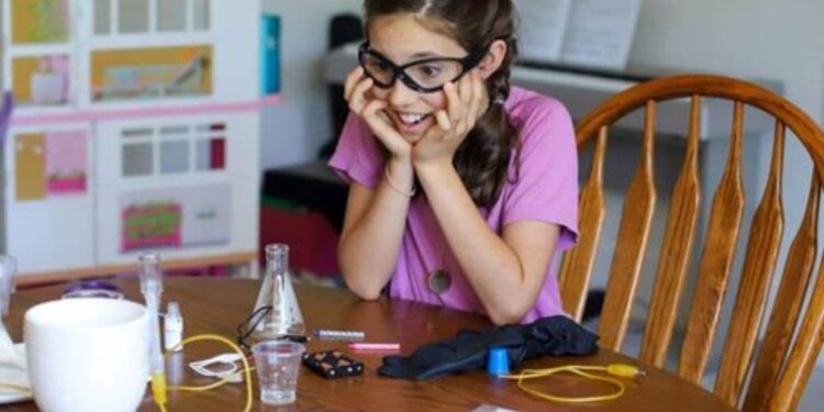 Easy methods to Encourage Curiosity in Children Utilizing On a regular basis Moments