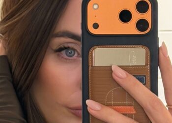 Make Eyes Look Much less Drained (Even on No Sleep)