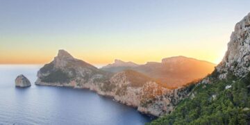 One-Week Mallorca Itinerary for Seashores and Mountains