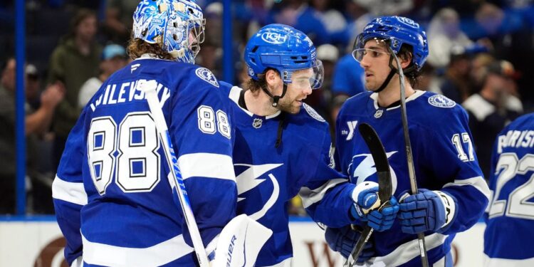 NHL Roundup: Lightning beat Avalanche for eighth consecutive win