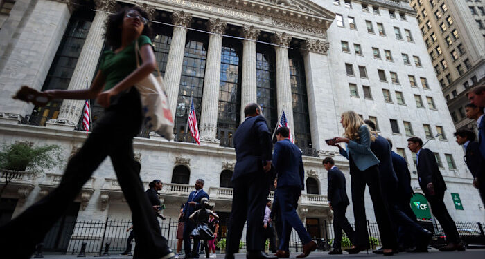 Personal credit score buyers pull $7bn from Wall Road’s greatest funds