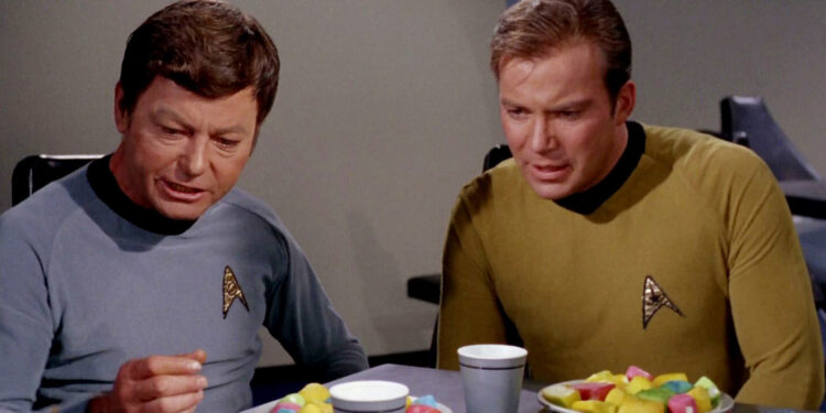 The Orville Creator Seth MacFarlane Disagrees With A Star Trek Author’s Opinion