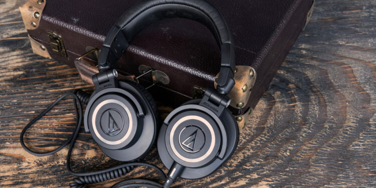 Can You Actually Inform The Distinction Between Excessive-Finish And Low-cost Headphones?