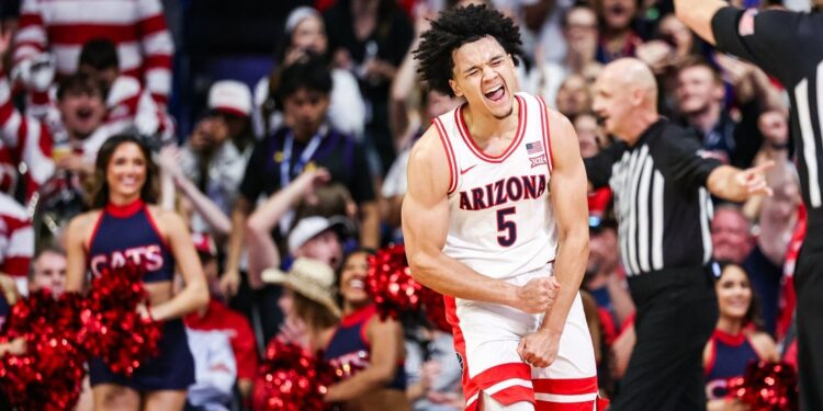 No. 1 Arizona brings streak into showdown at No. 11 Kansas