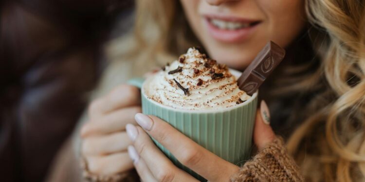 Greatest Home made Sizzling Chocolate Recipes From Scratch (8 Cozy Variations)