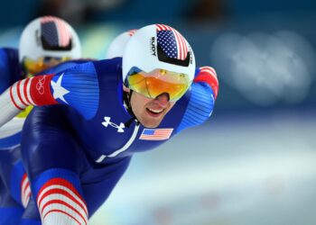 Italy shocks US, wins males’s pace skating group pursuit