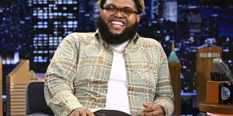 Druski & Sky Bri Gasoline Relationship Rumors With Cozy Courtside Hyperlink Up