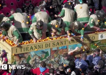 Italian city holds historic road battle