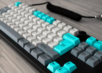 Say Goodbye To Your Ugly Keyboard With This Smooth DIY Improve