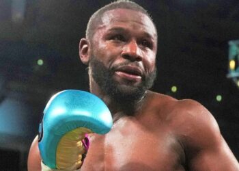 Floyd Mayweather popping out of retirement to return to skilled boxing after exhibition combat with Mike Tyson in April | Boxing Information