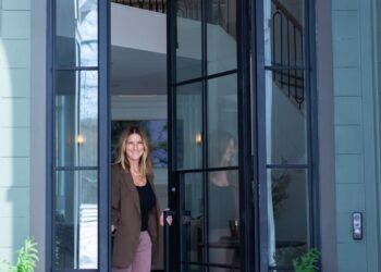 New Dwelling Tour – Residing in Yellow