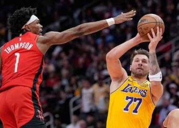 Doncic leads Lakers previous Rockets for sixth straight victory