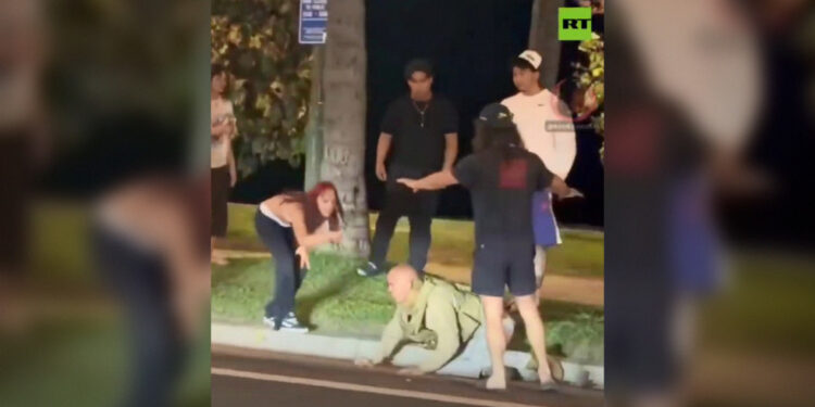 Hawaii protesters assault man in ICE gear (VIDEO) — RT World Information