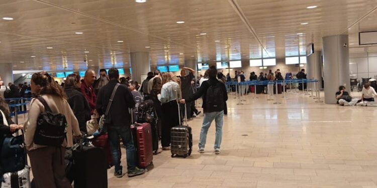 Israel cuts passenger site visitors at Ben Gurion airport