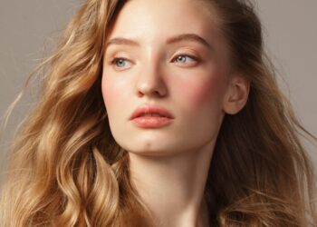 How To Fashion Aspect Half In line with Superstar Hair Stylist 2026