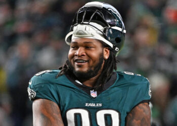 How does Jordan Davis extension affect Jalen Carter’s Eagles future?