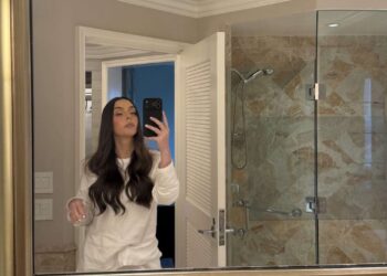 Zits-Inclined Pores and skin Routine for Adults Who Nonetheless Get Breakouts