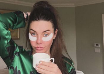 How you can Get Youthful-Wanting Pores and skin With out Botox or Fillers