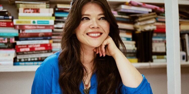 How Natasha Pickowicz Kinds Her Rapunzel Hair