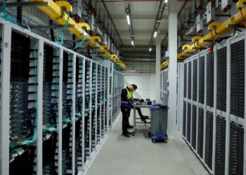 AI knowledge heart increase ‘stress exams’ insurers as personal capital soars