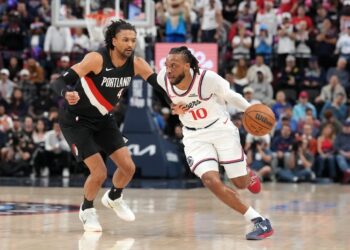 Path Blazers shut hole on Clippers for eighth place in West