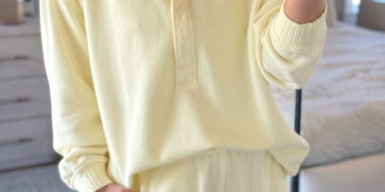 Summer time Sweatshirts We’re Loving – Dwelling in Yellow