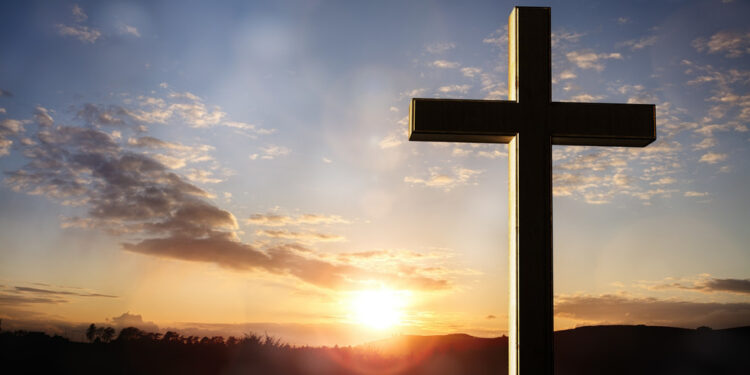 French TV compares Christian cross to Nazi symbols — RT World Information