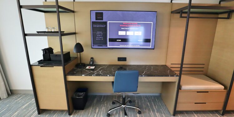 Easy methods to Ebook a Resort Room for the Day