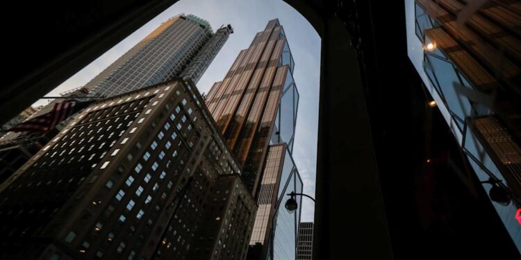 JPMorgan points blunt warning as buyers transfer to security