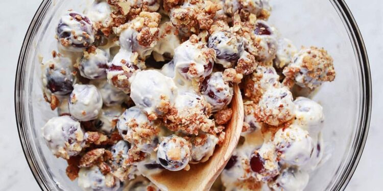 Simple 5-Ingredient Grape Salad – A Lovely Mess