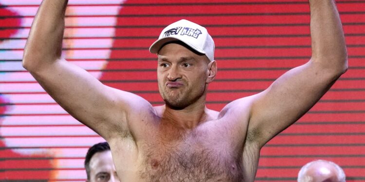 Tyson Fury weighs in lighter than in Oleksandr Usyk rematch for Arslanbek Makhmudov combat at Tottenham Hotspur Stadium | Boxing Information