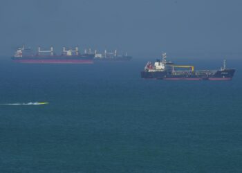 Oil costs bounce after UAE says it intercepted Iranian cruise missiles