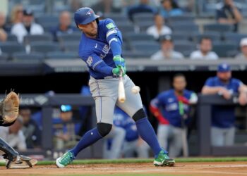 Blasts by Cody Bellinger, Jazz Chisholm Jr. assist Yankees prime Jays