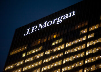 JPMorgan Chase & Co. (JPM) – Among the many 10 Greatest Blue Chip Shares to Purchase for Your Retirement Portfolio