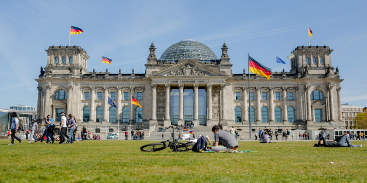 Fewer Germans shopping for into warnings of Russian assault – ballot — RT World Information